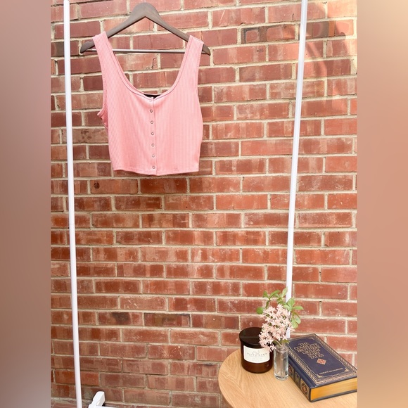 Forever 21 Tops - Pink Cropped Tank